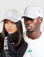 MLB New York Yankees Snapback Trucker Cap