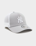 MLB New York Yankees Snapback Trucker Cap