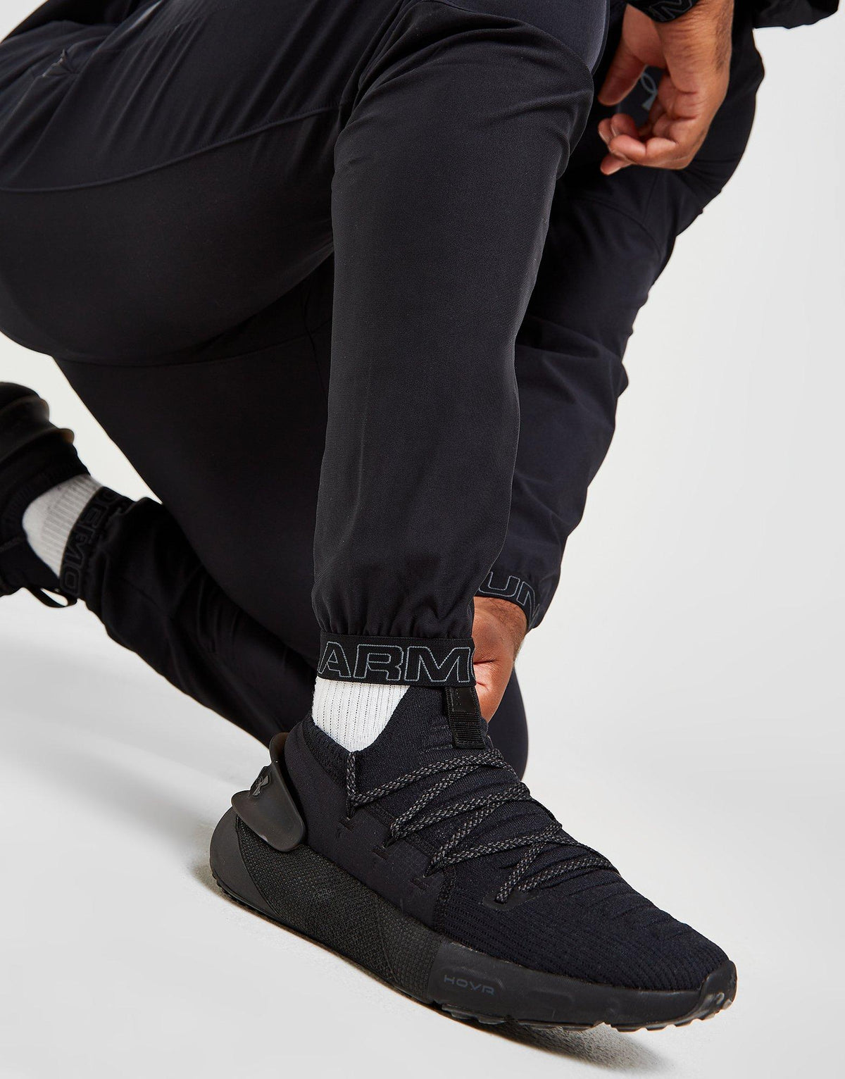 UA Storm Vanish Track Pants