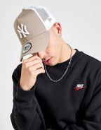 MLB New York Yankees Snapback Trucker Cap