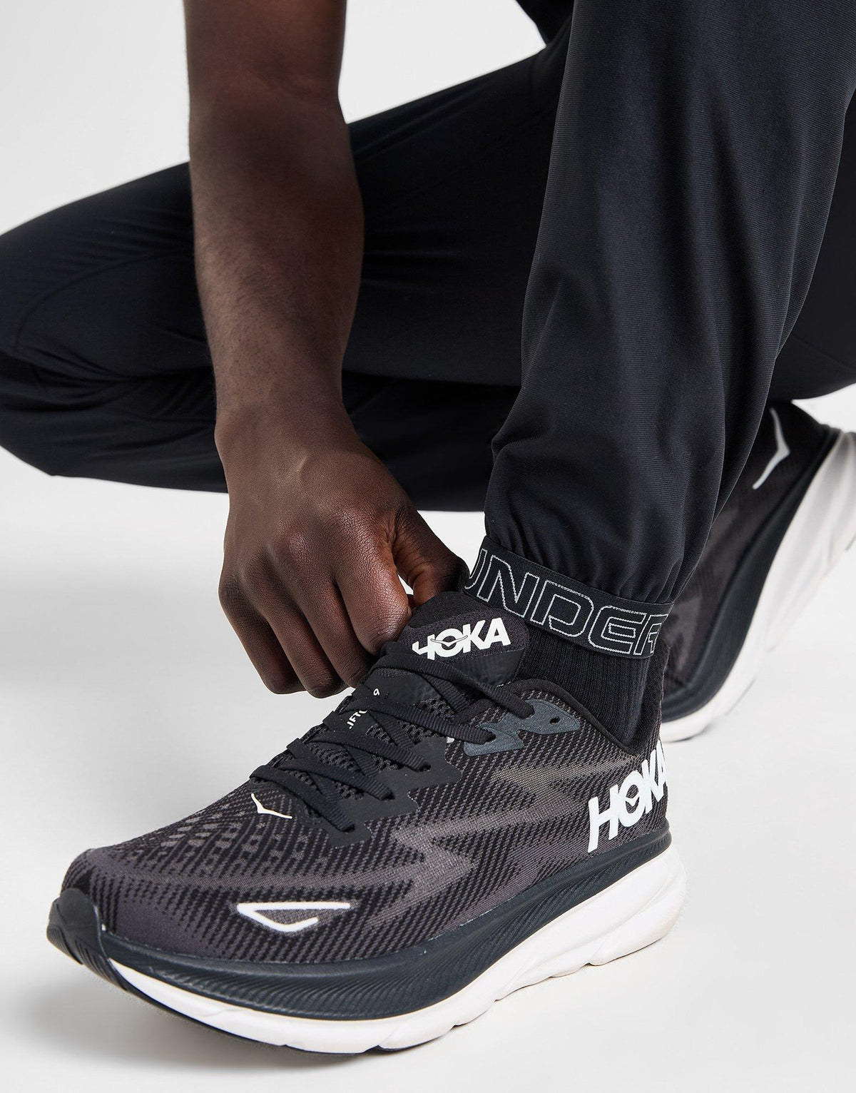 UA Storm Vanish Track Pants