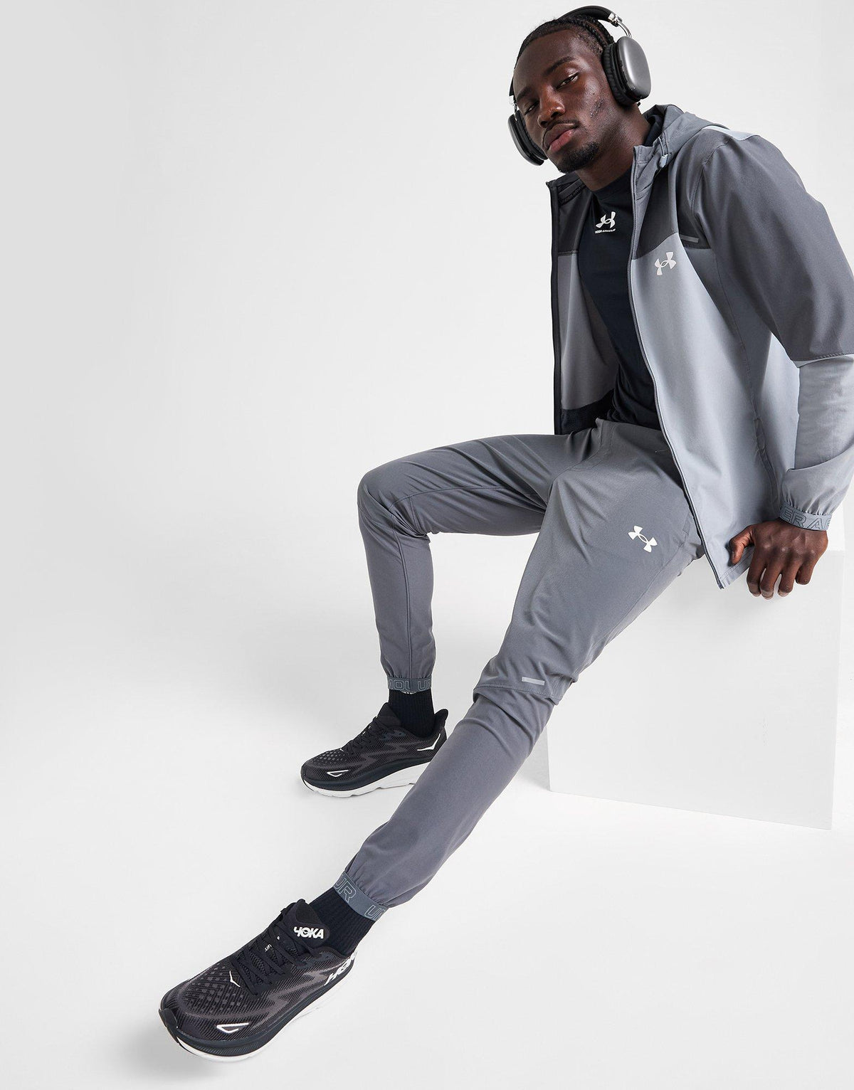 UA Storm Vanish Track Pants