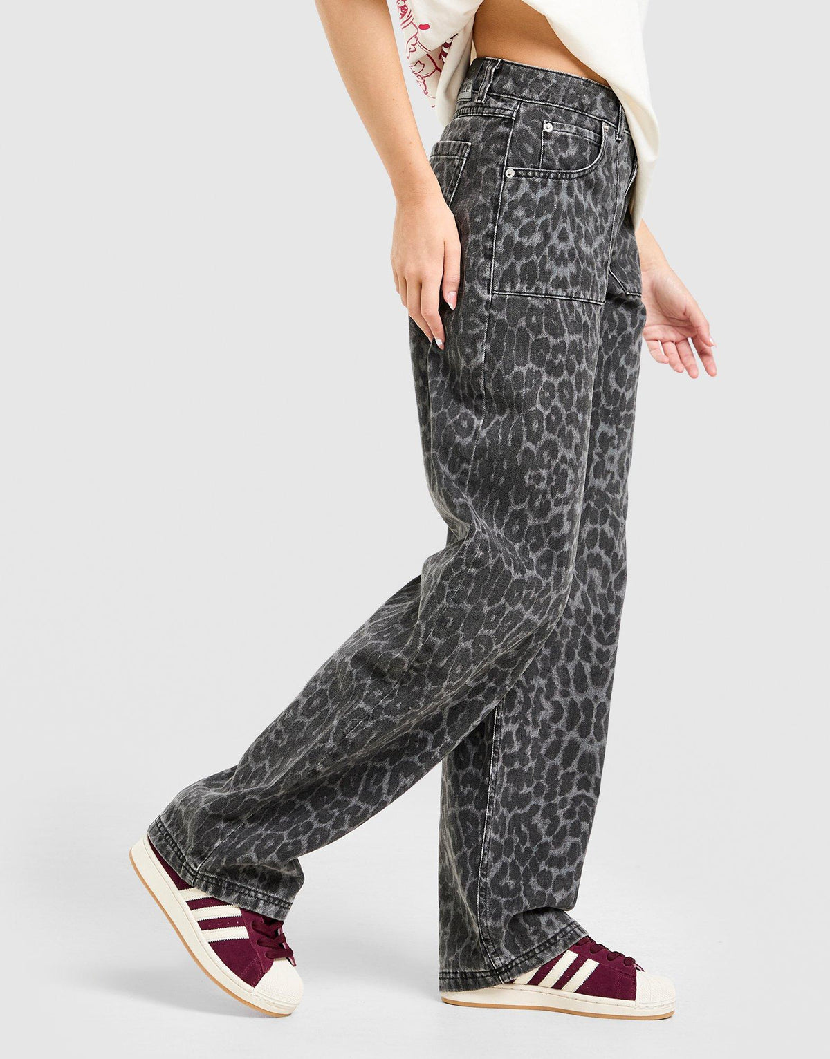 Mid-Rise Loose Jeans