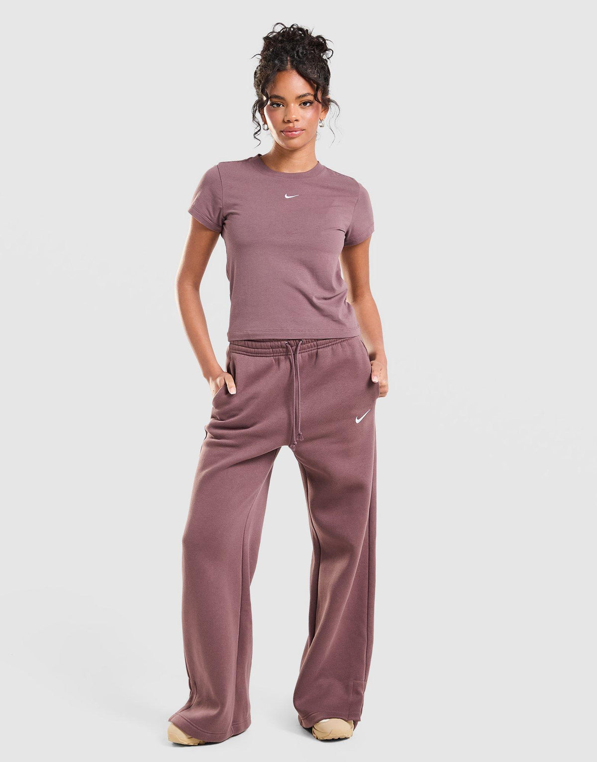 Essential Sportswear Chill Knit T-Shirt