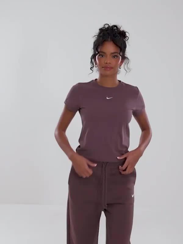 Essential Sportswear Chill Knit T-Shirt