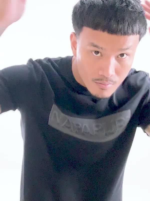 Box Wave Graphic T-Shirt