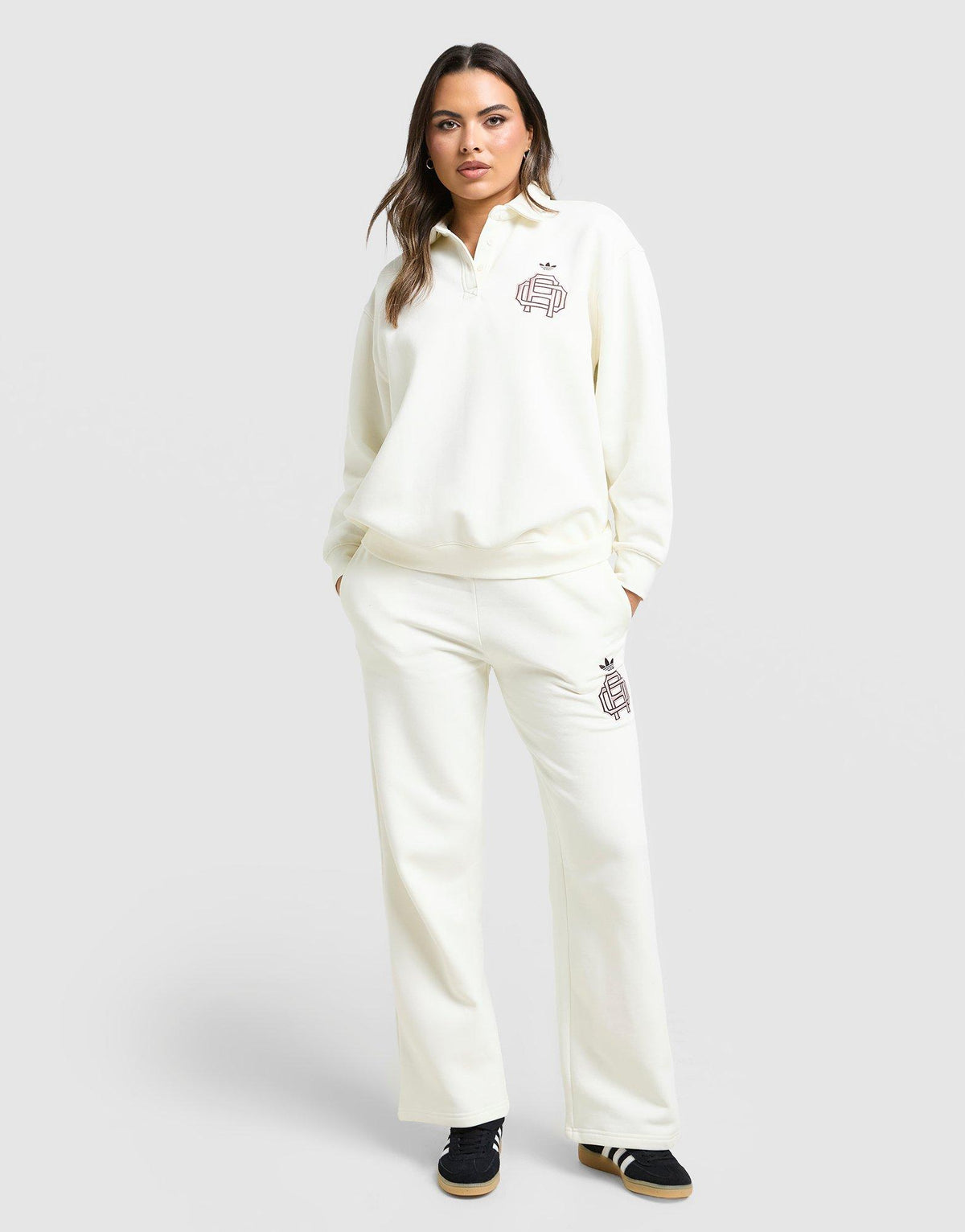 Emblem Collar Sweatshirt