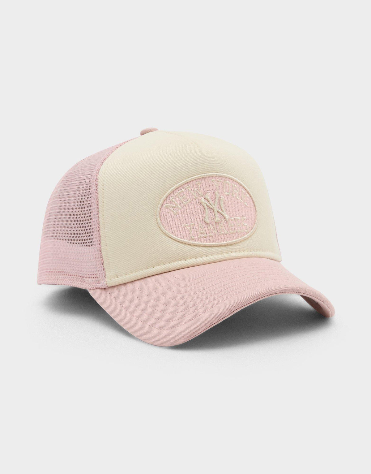 MLB New York Yankees Oval Trucker Cap