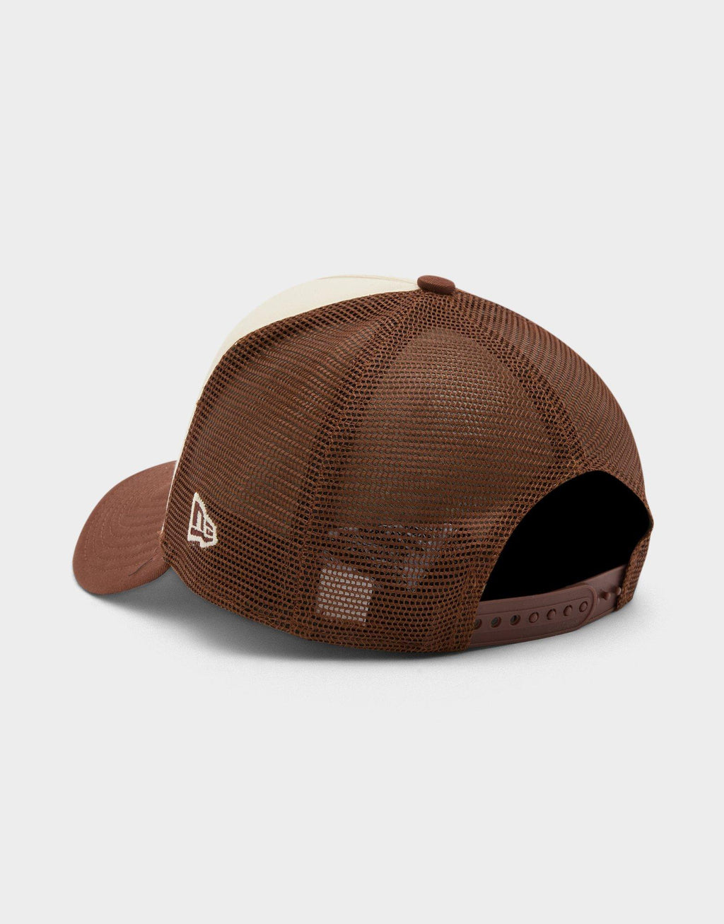MLB New York Yankees Oval Trucker Cap