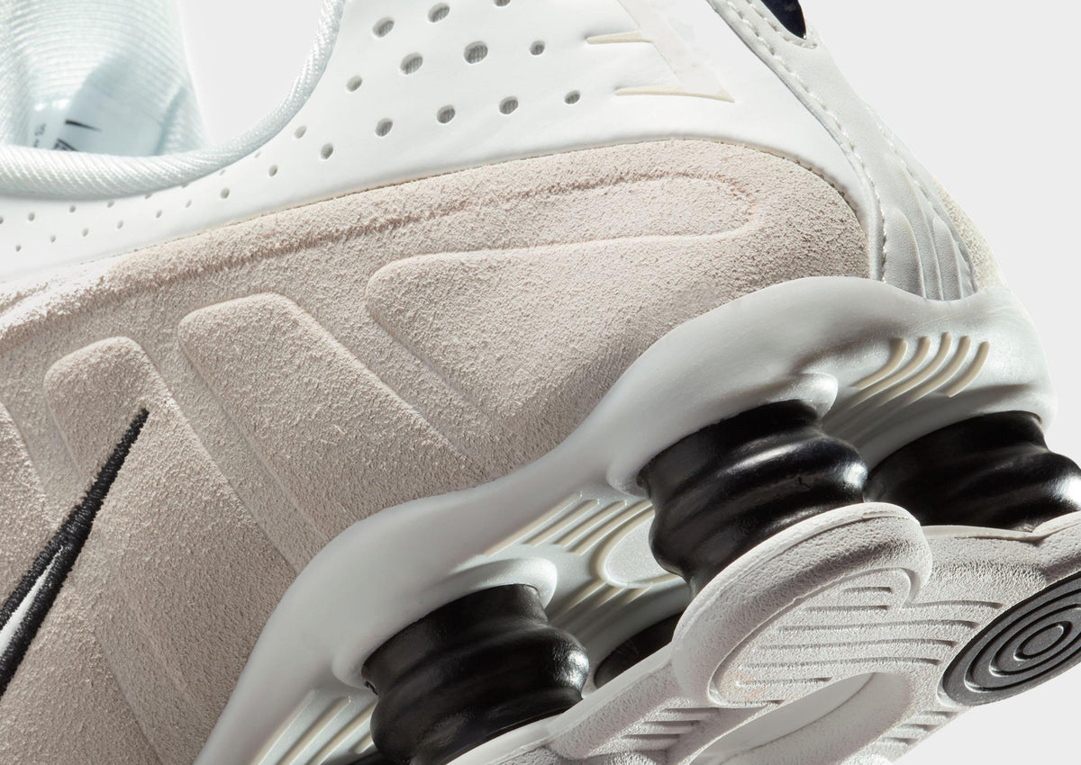 Shox R4 Suede